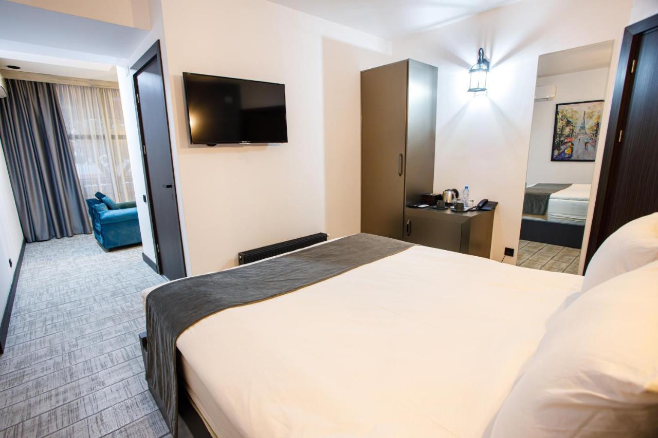 The Phoenix Boutique Hotel Erevan Esterno foto