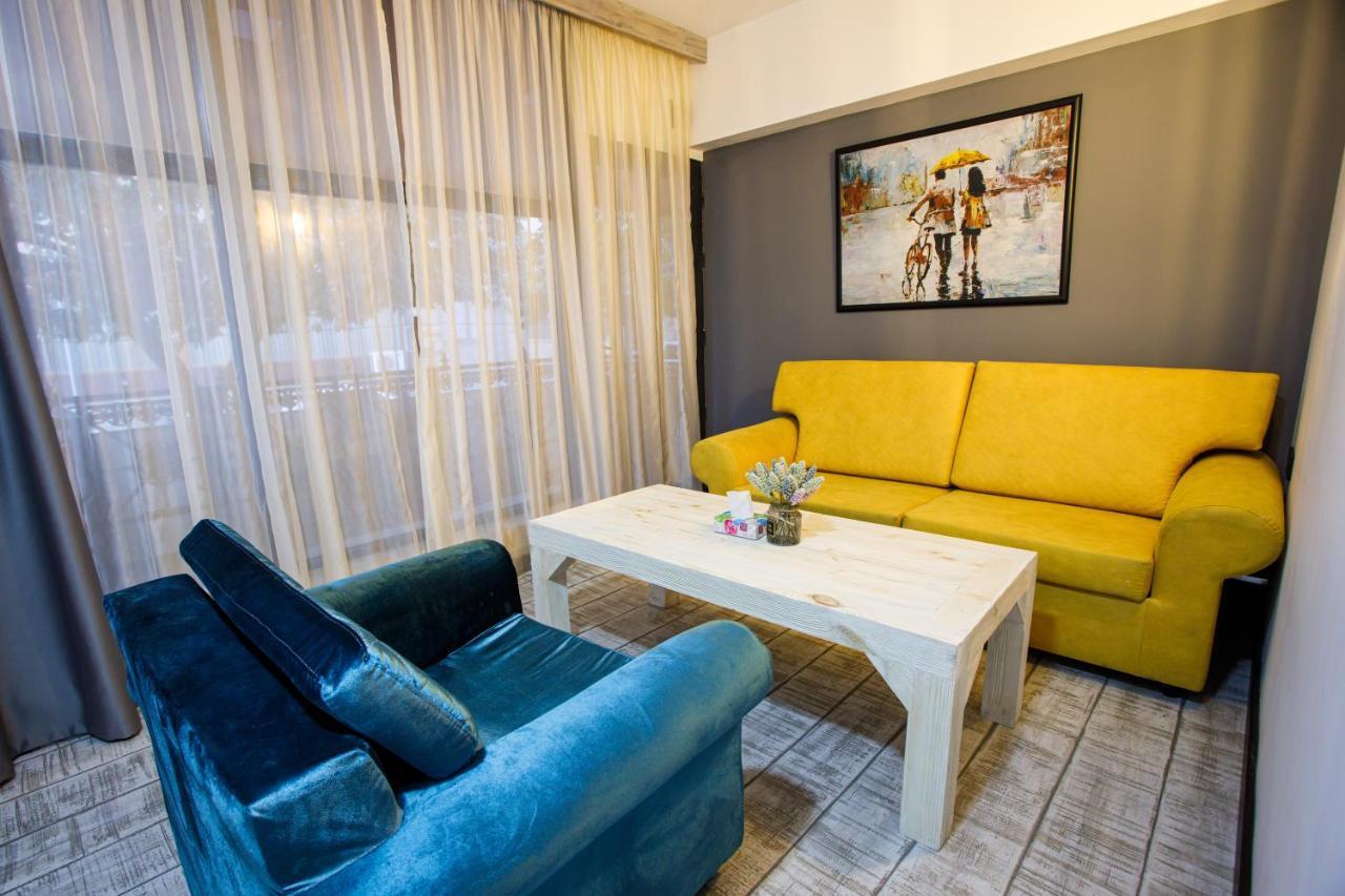The Phoenix Boutique Hotel Erevan Esterno foto