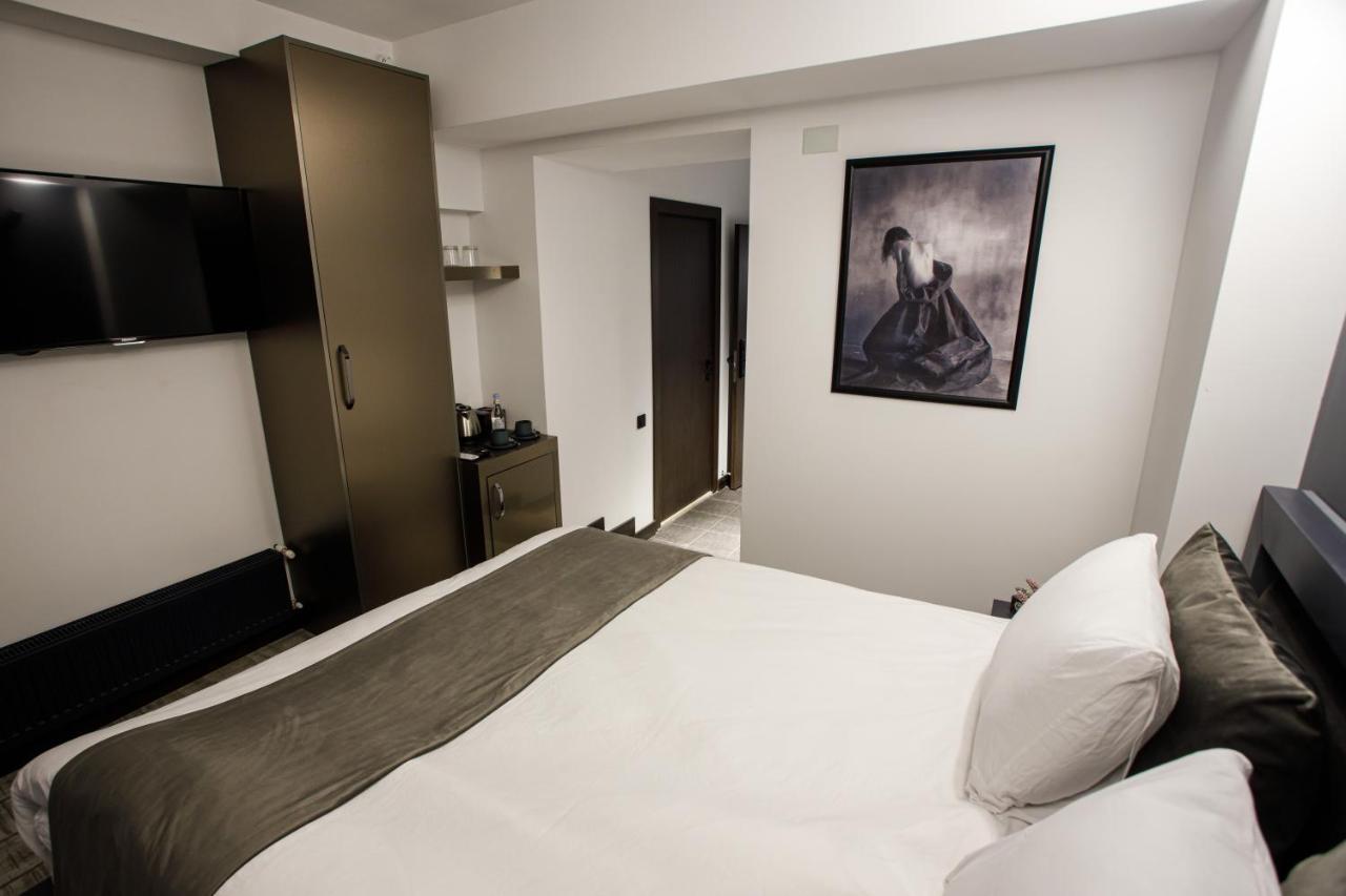The Phoenix Boutique Hotel Erevan Esterno foto
