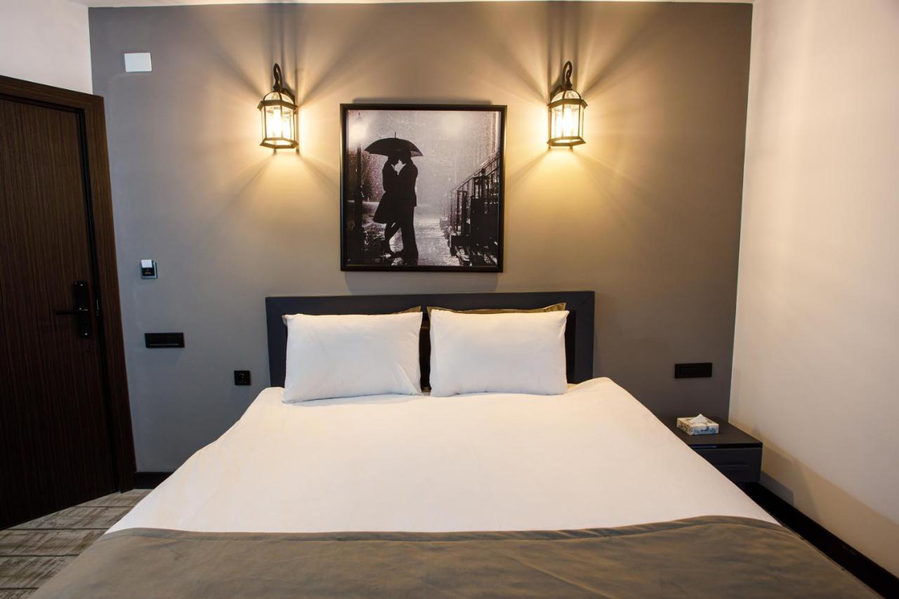 The Phoenix Boutique Hotel Erevan Esterno foto
