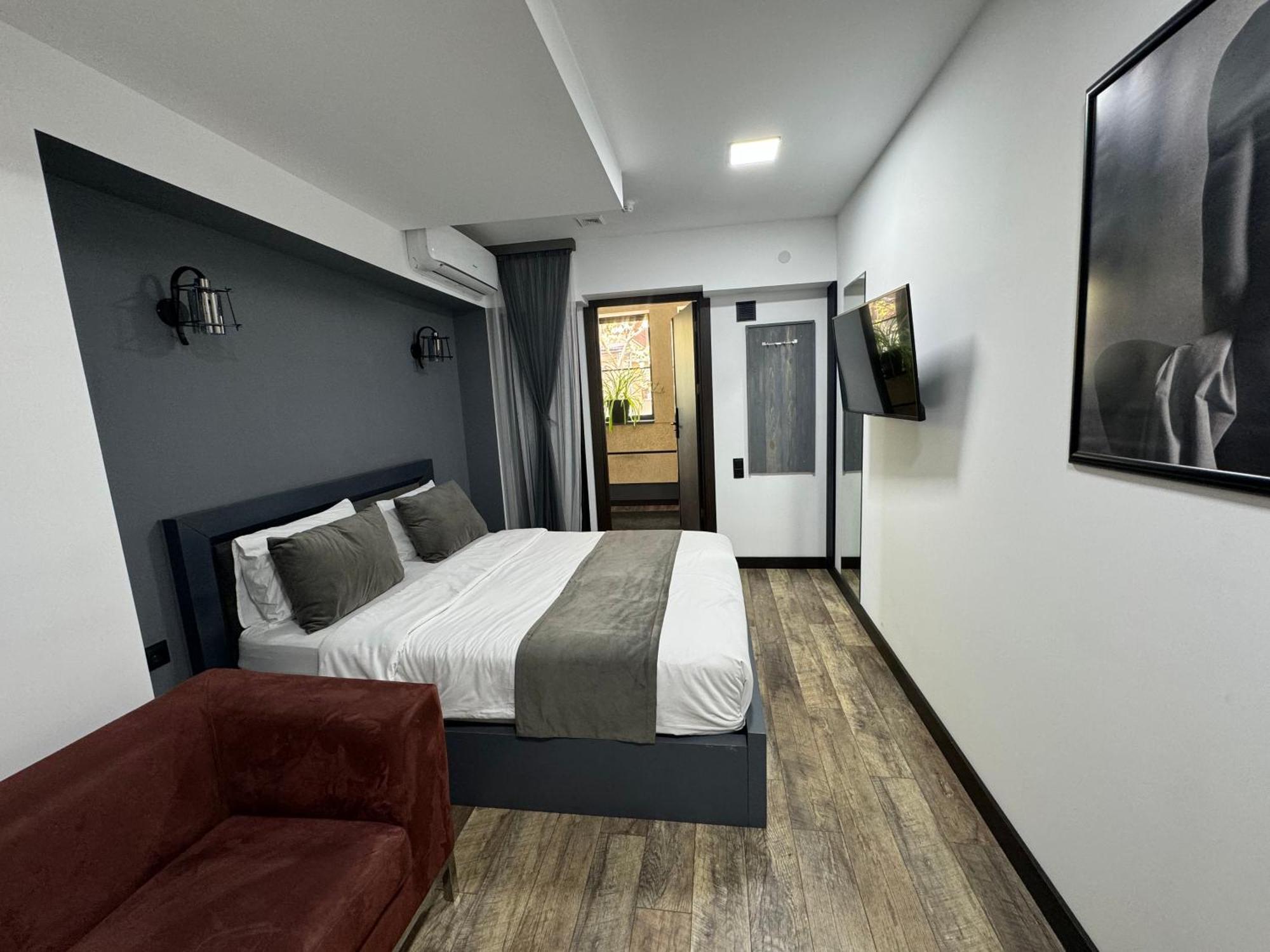 The Phoenix Boutique Hotel Erevan Esterno foto