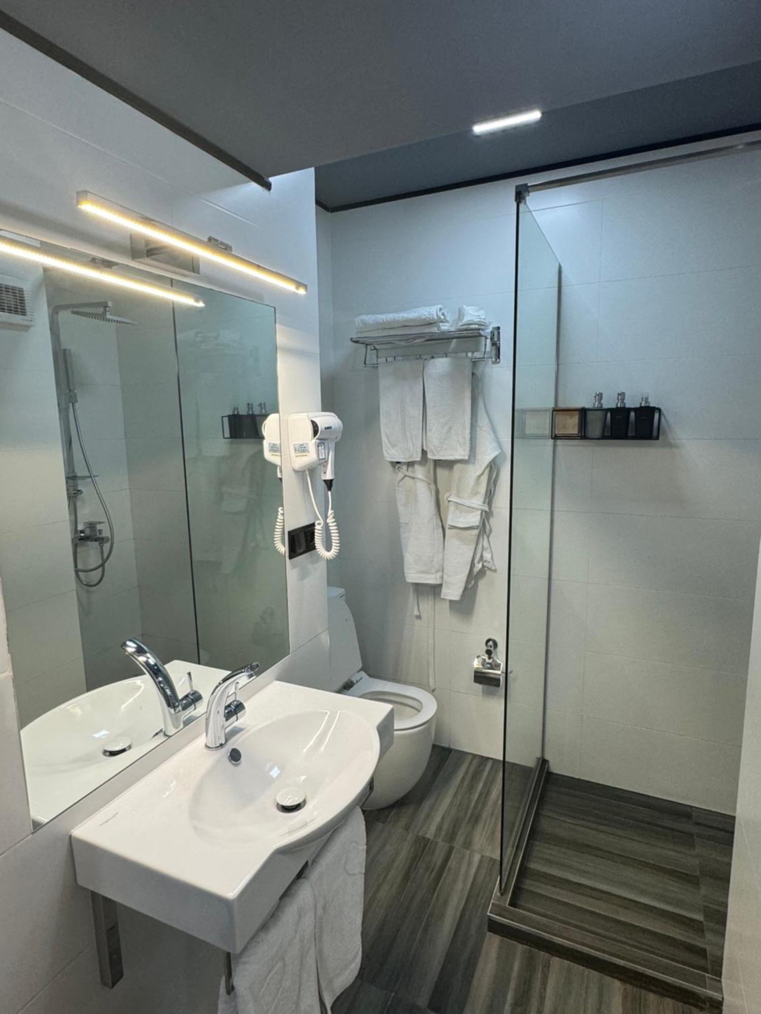 The Phoenix Boutique Hotel Erevan Esterno foto