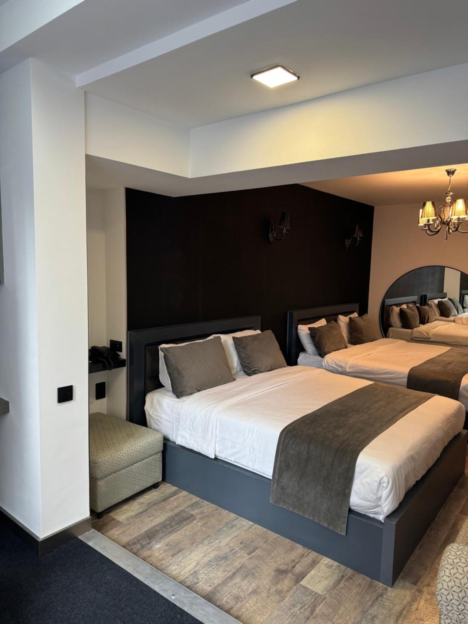 The Phoenix Boutique Hotel Erevan Esterno foto